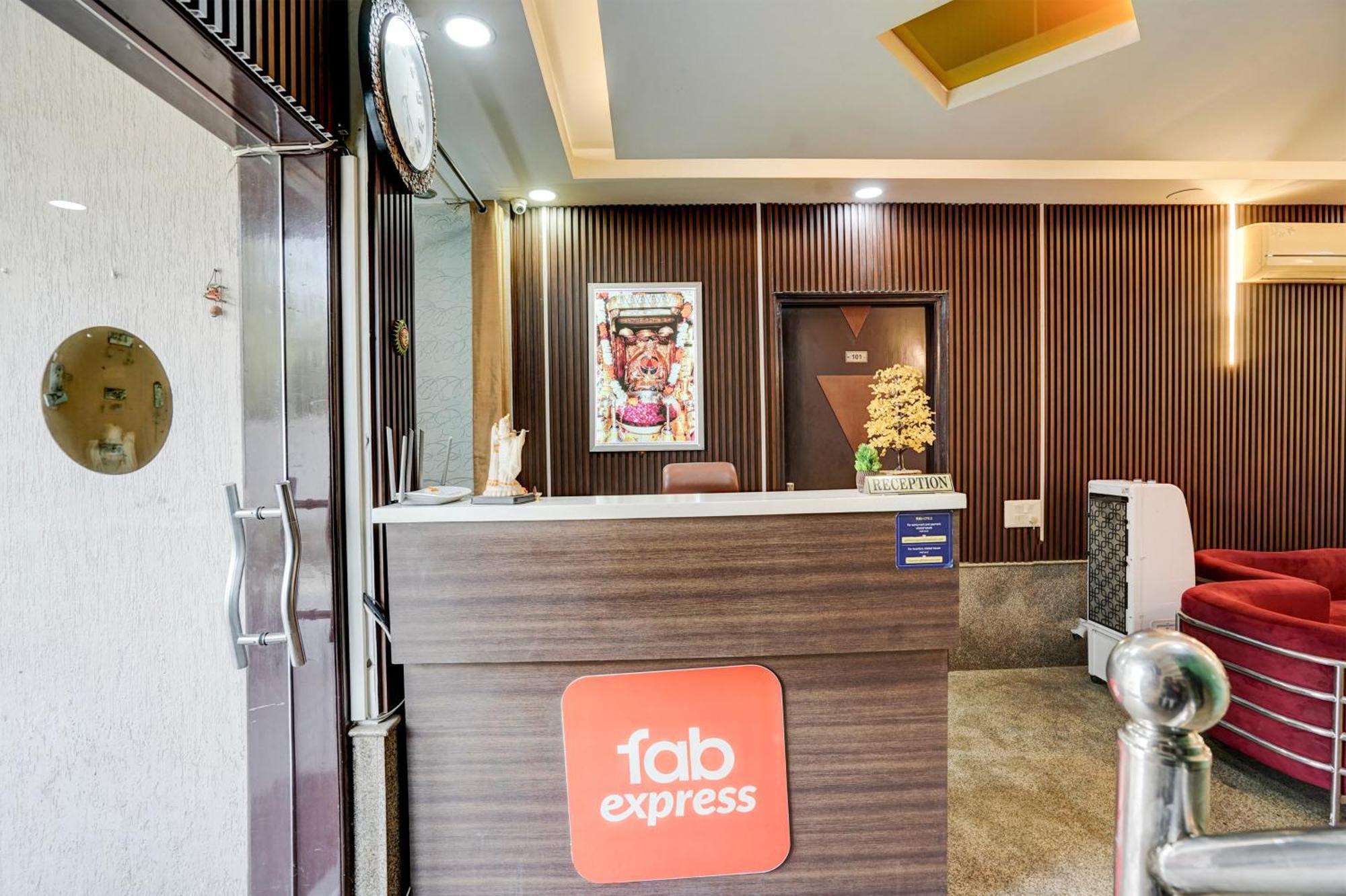 Fabexpress Next Home Gurgaon Exterior photo