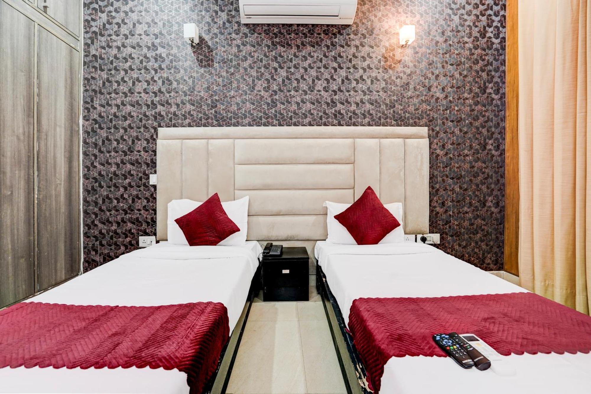 Fabexpress Next Home Gurgaon Exterior photo